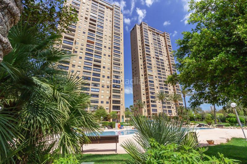 Foto 5f1f7556-e491-47a3-8199-8c01929a818c. Attico con riscaldamento parcheggio piscina in Playa Poniente Benidorm