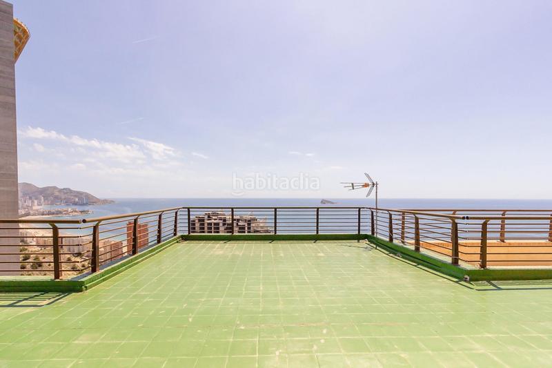 Foto 60ac3fd0-7cbd-4d6d-bd3d-3706b2bb9f70. Attico con riscaldamento parcheggio piscina in Playa Poniente Benidorm