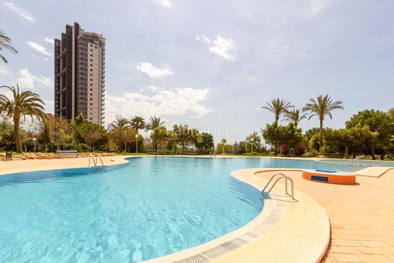 Foto 7567a654-543a-4cd5-a665-47abe64d7e2e. Attico con riscaldamento parcheggio piscina in Playa Poniente Benidorm