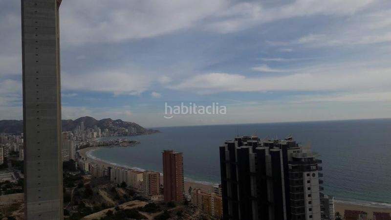 Foto b53e9ee1-1606-4632-a83d-afd9e2210471. Attico con riscaldamento parcheggio piscina in Playa Poniente Benidorm