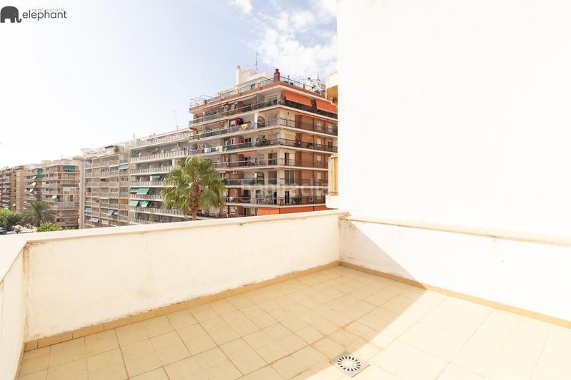 Foto 808ea3de-8f36-40b6-9d54-896e5de3efc4. Édifice dans Sant Antoni Cullera