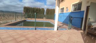 Masia a Utiel. Finca rustica  viñedos