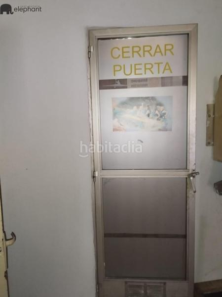 Foto 4aa0b155-dc7e-44b4-8d47-293639d40e6c. Local comercial oportunidad local comercial opportunity in en Valencia