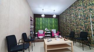 Traspàs Local Comercial a Camí Fondo. Traspaso estética lista para tu éxito en valencia
