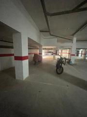 Aparcament cotxe a Zona Carrefour - Urbanizaciones. Plaza de garage y trastero en res sun lake torrevieja