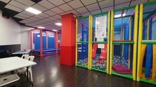 Lloguer Local Comercial a Malilla. Traspaso ludoteca con cafetería un business que no te pone limit