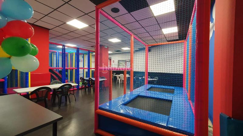 Foto 8ea84011-b3f1-456b-afba-8d7c057935e4. Traspaso local comercial el triplete de los traspasos ludoteca con triple parque de bolas, un business que no te pone limite alguno. en Valencia