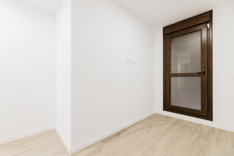 Foto 25fc231f-9ce8-46dd-8ef3-d02886d8edf6. Planta baja bajo con licencia turística en Torrefiel Valencia