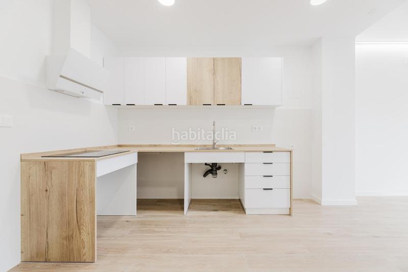 Foto 6db905bb-31e0-4687-ace0-3a73693265bf. Planta baja bajo con licencia turística en Torrefiel Valencia