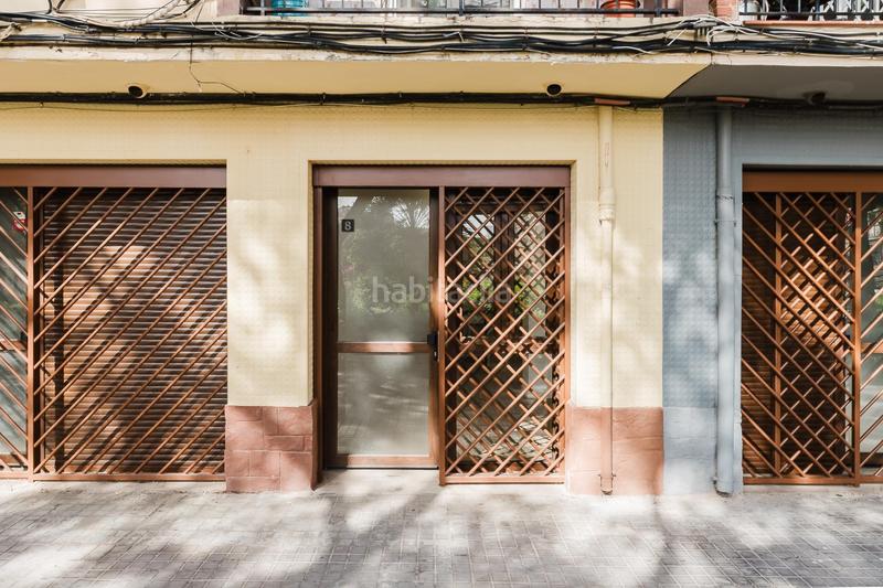 Foto b53f7694-5973-4d1a-a7f8-140e3c62bfd9. Planta baja bajo con licencia turística en Torrefiel Valencia