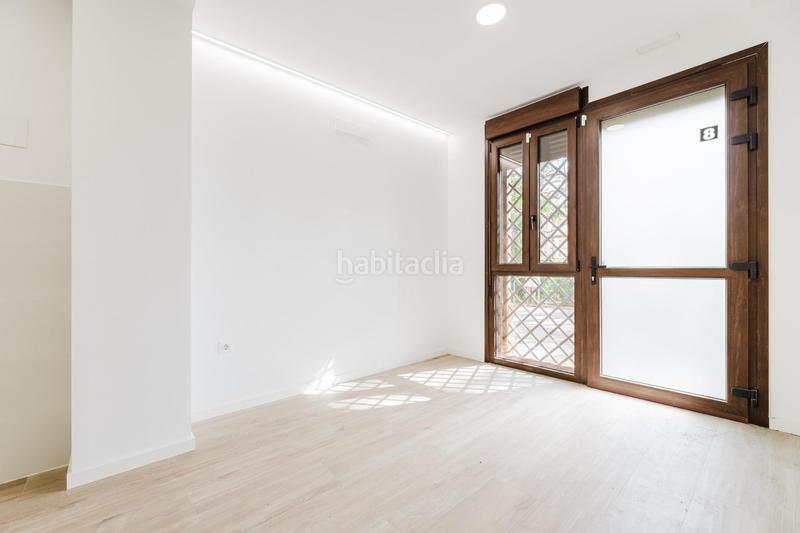 Foto f94931fb-766b-4249-b1c8-7f43928c5268. Planta baja bajo con licencia turística en Torrefiel Valencia