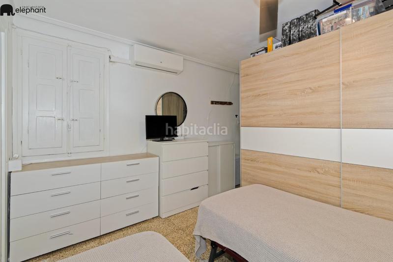 Foto b42fe0b8-1b7a-4e39-88be-788c18f55f2e. Apartamento piso centrico de tres habitaciones en Valencia
