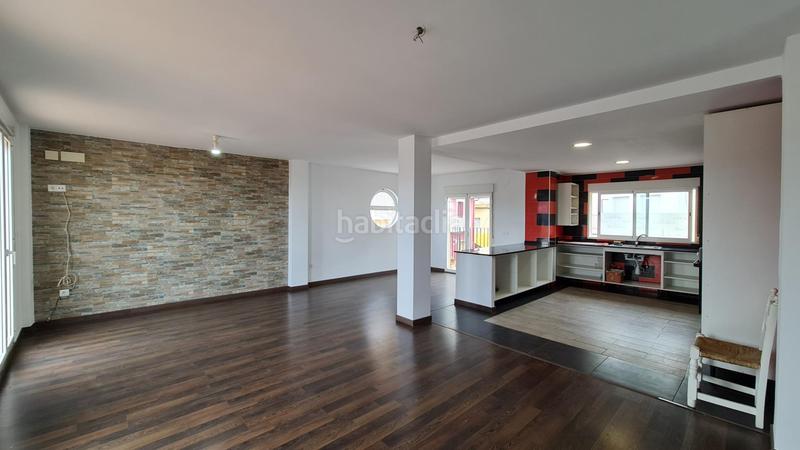 Foto 01f304e7-8f5a-4ff2-8bb7-9d641a2d5096. Casa chalet de 180m2 con comercio . en Ador