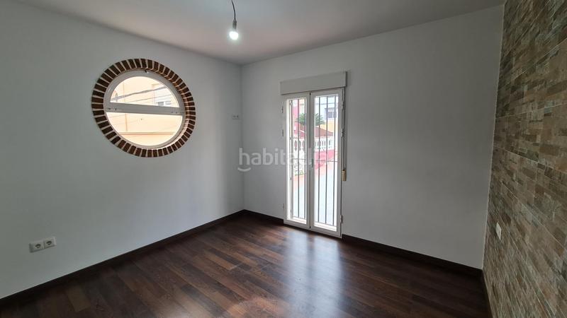 Foto 5ce487ac-f410-47db-8362-c6985836309a. Casa chalet de 180m2 con comercio . en Ador