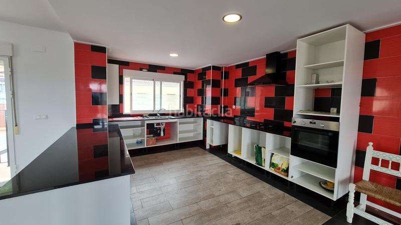 Foto 9a431ad8-b8e0-405d-a161-2df147f74892. Casa chalet de 180m2 con comercio . en Ador