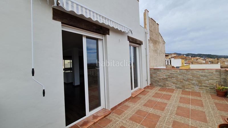 Foto b89c5896-e282-46b7-bf4a-e19de02aeb40. Casa chalet de 180m2 con comercio . en Ador