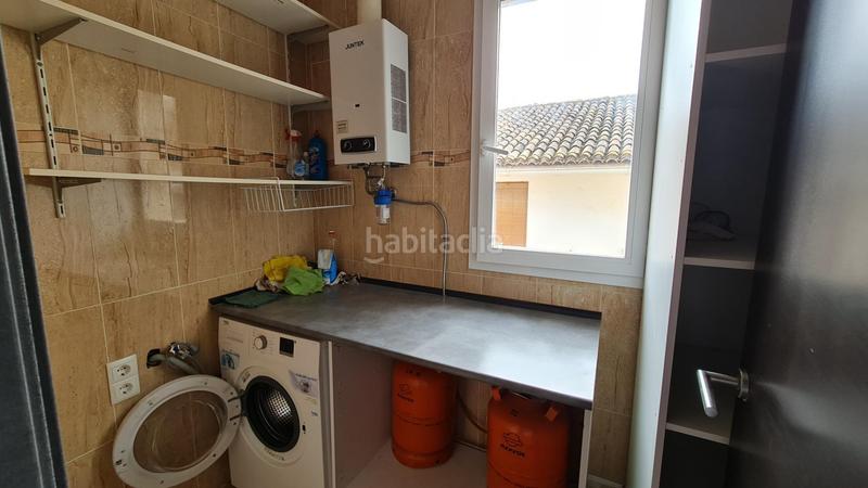 Foto bdbab0e5-1558-4382-8ad2-68cf61e50214. Casa chalet de 180m2 con comercio . en Ador