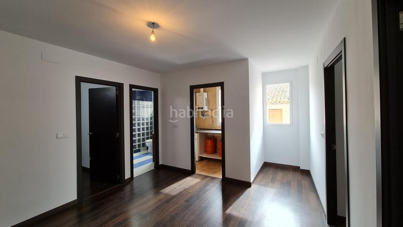 Foto f892041a-24cc-489f-9bd2-dcd0ef22b926. Casa chalet de 180m2 con comercio . en Ador