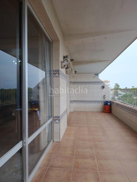 Foto 1ce1b3c9-1b76-475d-8b00-695fce134f66. Piso amplio piso con terraza grande en pinomar en Guardamar del Segura
