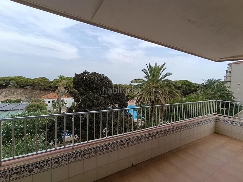Foto 8cb5e7fb-f277-4e4c-aadd-0ff281777e97. Piso amplio piso con terraza grande en pinomar en Guardamar del Segura