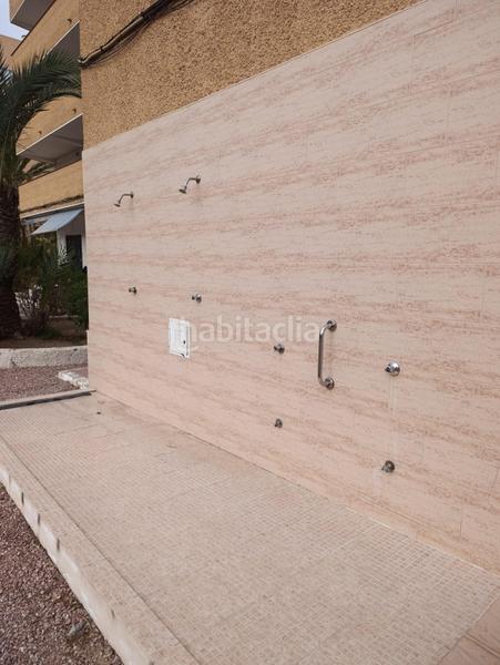 Foto f3fd2a67-b20c-4425-ad22-9e466e2f3d58. Piso amplio piso con terraza grande en pinomar en Guardamar del Segura