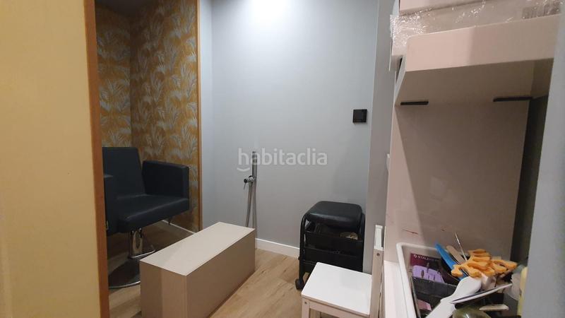 Foto 2df9cabc-7277-4336-b677-8723ed4a4536. Alquiler local comercial traspaso mucho más que una peluquería en Burjassot