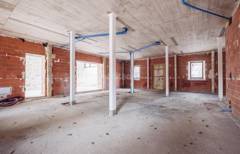 Foto b8170700-0b8a-4ffe-b0ca-4621f4a68d2a. Location local commercial dans Casco Antiguo Torrelodones