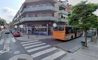 Aparcament cotxe  Calle mossen jacint verdaguer. Garaje en sant boi de llobregat