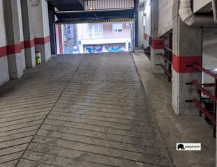 Autoparkplatz in Dreta de l´Eixample. Plaza de garaje para coche pequeño en consell de cent