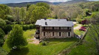 Maison à Cobreros. Hotel rural en venta en parque natural lago de sanabria.