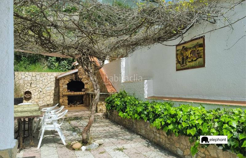 Foto a5d35f15-e369-42f8-aa2c-c7f3a9ec46dd. Chalet casa para reformar con licencia turistica activa en el maresme costa brava en Palafolls