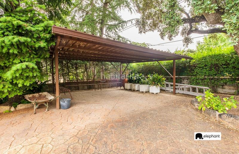 Foto a7644f46-db52-40a3-8c77-81274aff03fa. Chalet  independiente de una planta con piscina y pozo en montencinar en Escorial (El)