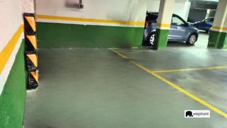Parking coche en Simancas. Amplia plaza de aparcamiento en calle julián camarillo  madrid