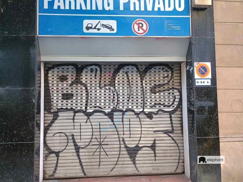 Foto c797d076-c62b-42d8-a5d1-2d5f9859e0e8. Parking coche garaje y trastero en calle trafalgar en Barcelona