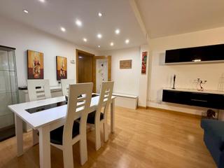 Pis a Parque de la Coruña-Las Suertes. Piso de 3 habitaciones con terraza  en urbanización con piscina