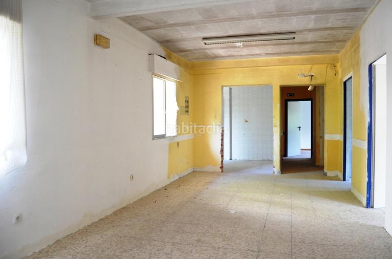 Foto e8ca7d03-8768-40f9-a50a-c760c57731bc. Casa pareada oportunidad única de inversión en becerril, zona cedros en Becerril de la Sierra