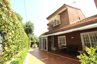 Casa aparellada a Parque de la Coruña-Las Suertes. Adosado en collado villalba