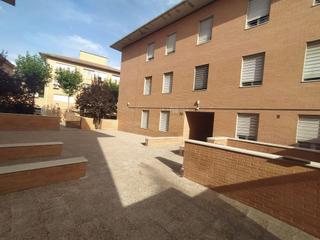 Piso en Villalba Pueblo. Piso de tres habitaciones y dos baños en urbanización con zonas