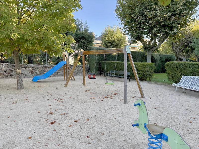 Foto 17ab1823-0812-4ce0-bad2-52e5f43a8e66. Pis amb calefacció aparcament piscina a Jardín de los Reyes-Parque Real Escorial (El)