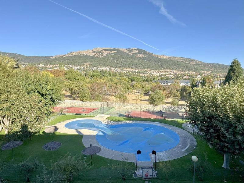 Foto a749e9a1-2c42-4fc4-b8bd-4e0826942cbc. Pis amb calefacció aparcament piscina a Jardín de los Reyes-Parque Real Escorial (El)