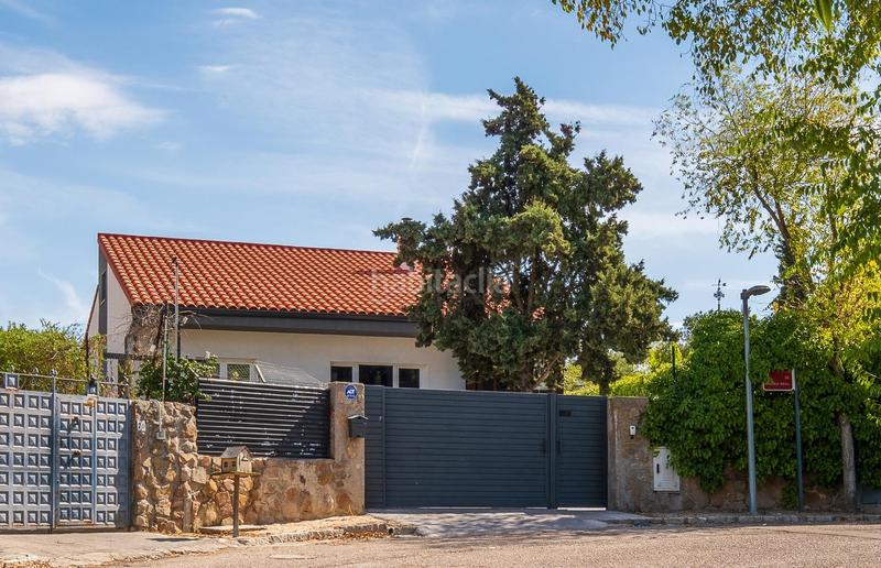 Foto 1c1bc56a-2f24-4c01-9c6e-57bb964cc824. Chalet con parcheggio in Urb. Calypo Navalcarnero