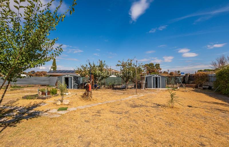 Foto e0ab00ca-6d5c-45ce-8a01-266ef57a28d7. Chalet con parcheggio in Urb. Calypo Navalcarnero