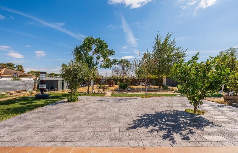 Foto ea26e5e9-7a3f-4774-ab7b-33059ffe9caf. Chalet con parcheggio in Urb. Calypo Navalcarnero