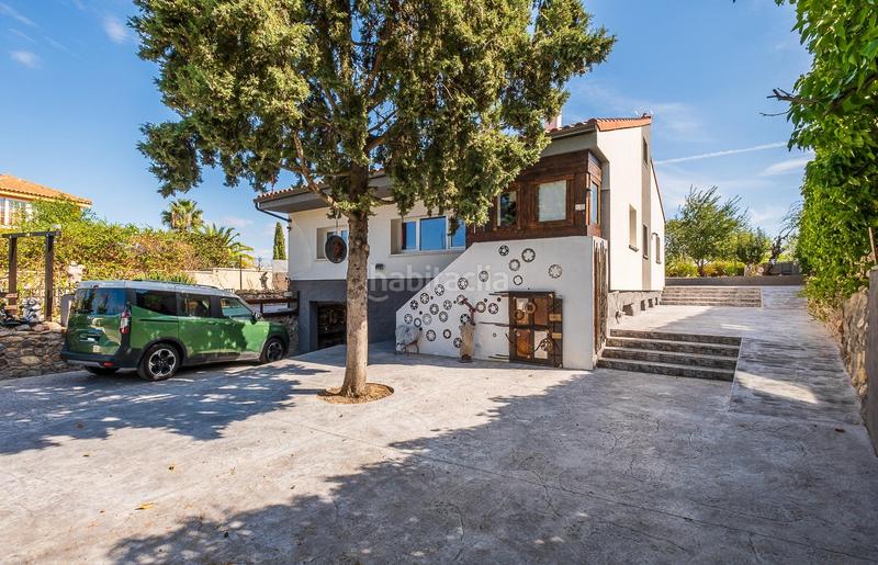 Foto eff5bd22-cbdd-46ad-9e72-34c3ea069bb0. Chalet con parcheggio in Urb. Calypo Navalcarnero