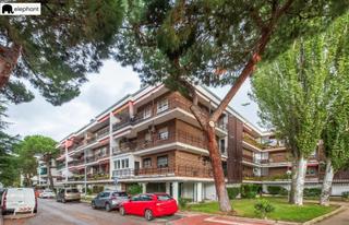 Flat in Los Negrales. Piso dúplex con garaje en los negrales