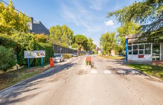 Chalet en La Chopera. Chalet independiente en la chopera, distribuido en una sola plan