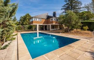 Chalet in La Chopera. Chalet independiente en la chopera, distribuido en una sola plan