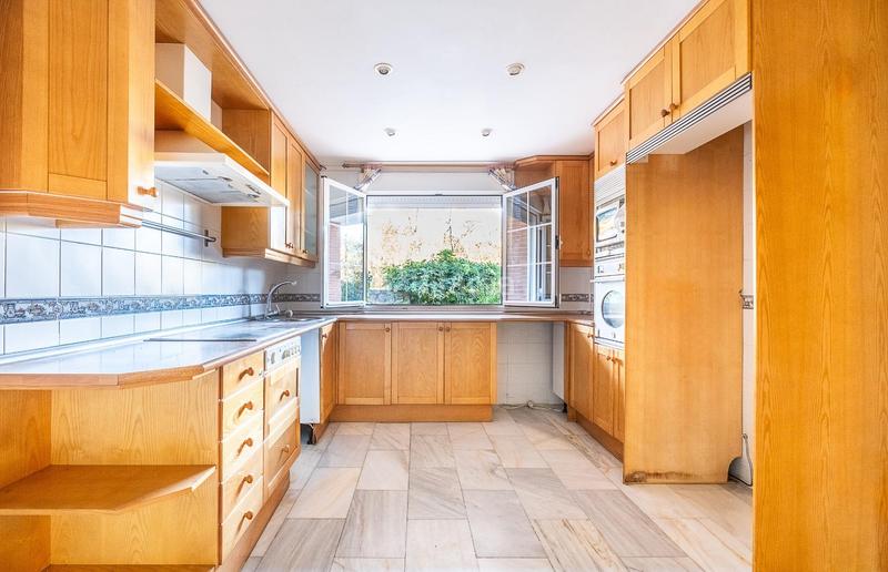 Foto 12b91023-abd0-4a86-b4d7-f3891d50654c. Casa adossada amb calefacció aparcament a Guadarrama