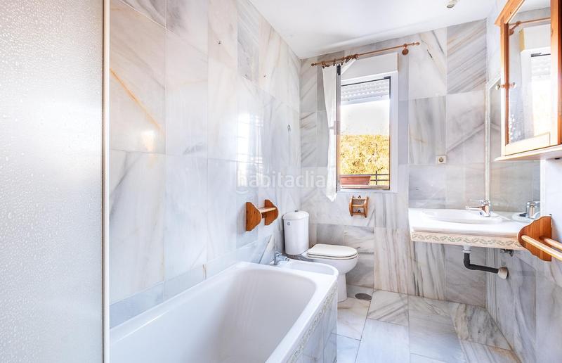 Foto 81739f1e-3dc8-4a9a-b0f9-88765160e0c5. Casa adossada amb calefacció aparcament a Guadarrama