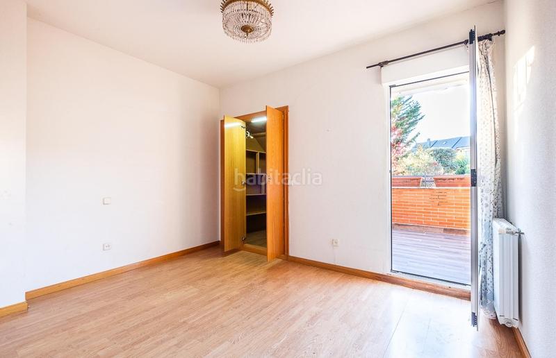 Foto 8bf2dc26-789e-40da-9b14-15b26a142e90. Casa adossada amb calefacció aparcament a Guadarrama